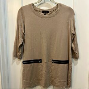 Comfy USA Women’s Tan Blouse 2 Zipper Pockets Size Small 3/4 Length Sleeves